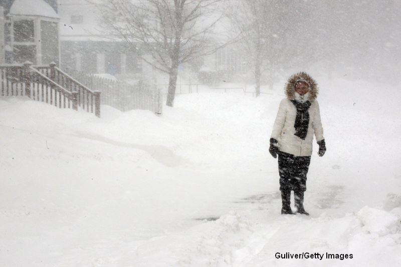 Gerul, accentuat de rafalele reci de vant, paralizeaza Statele Unite. Cascada Niagara a inghetat