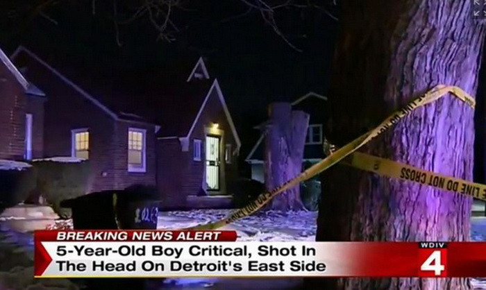 SUA: Copil de 5 ani impuscat in cap in timp ce se juca in casa