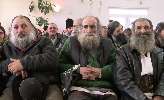 "Ne-au dus la chin si la moarte". Povestile ingrozitoare ale romilor din Sibiu, care au scapat din lagarele din Transnistria