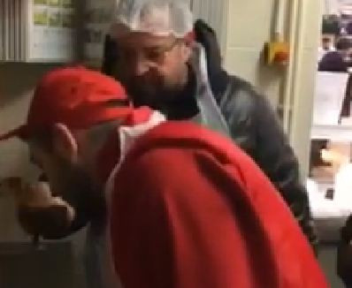 Cristian Popescu Piedone, in control la hipermarket-urile din Sectorul 4. "Aici este otrava! Iti place cum miroase?"