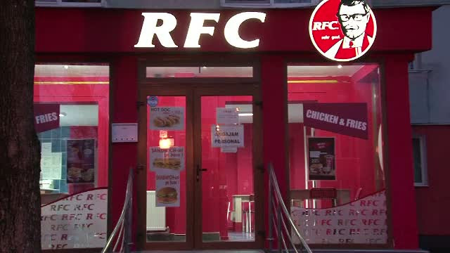 De ce a fost dat in judecata un barbat din Bistrita de catre gigantul KFC. "Nu ma simt vinovat cu nimic"
