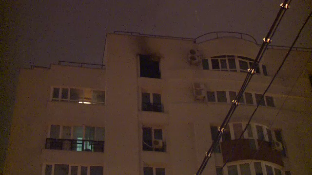 Barbat din Bucuresti gasit mort, dupa ce i-a luat foc apartamentul. Cum a izbucnit incendiul
