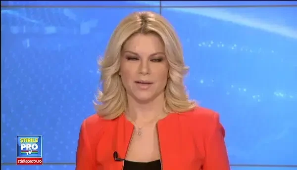 A fugit cu masina de politie, la scurt timp dupa ce a fost incatusata. Cum a reusit femeia sa porneasca motorul