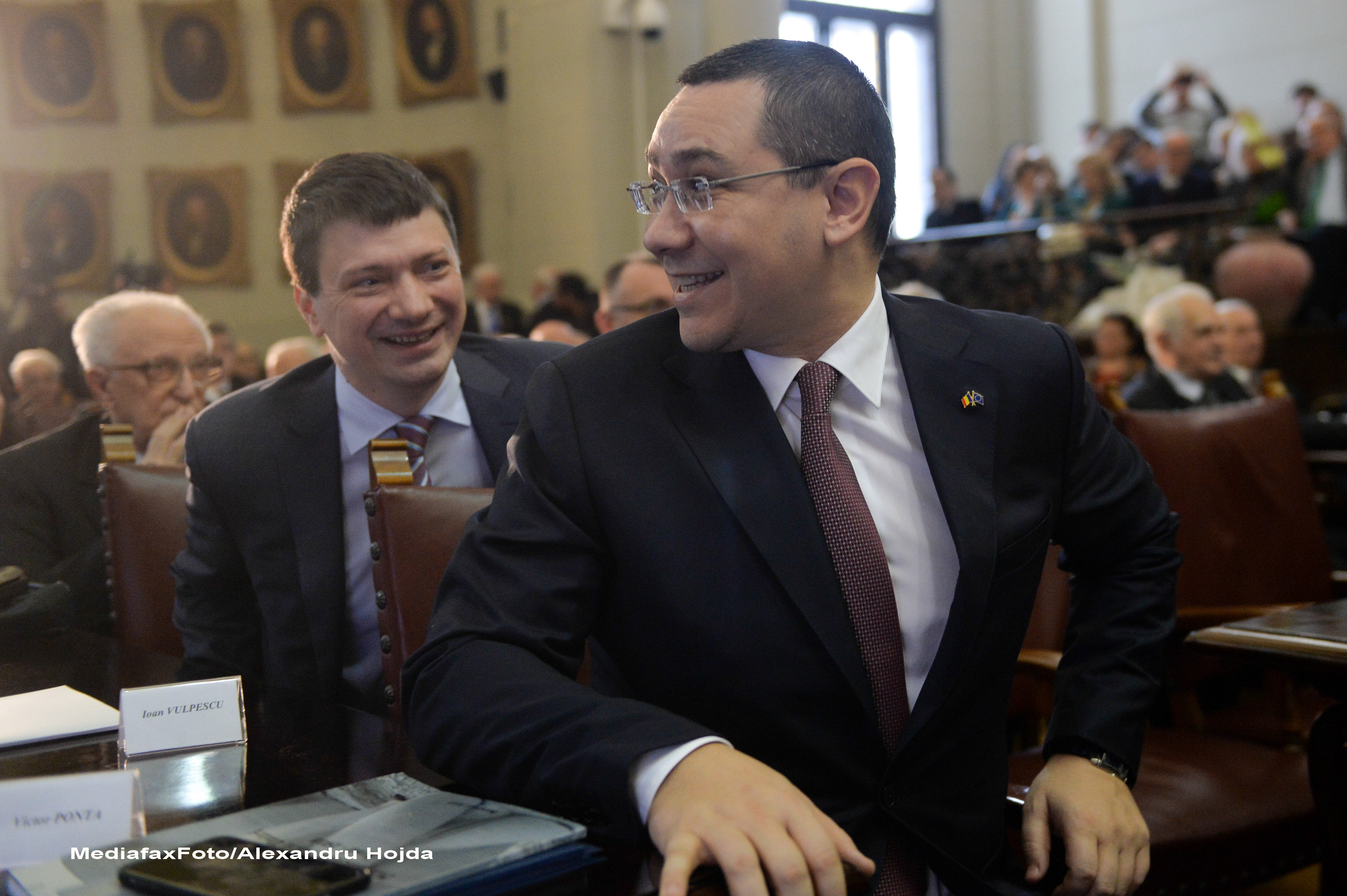 Ce a invatat premierul Victor Ponta din filmul "Lunetistul american": "Acum probabil ca mor oile de foame"