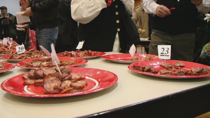 Festivalul Carnatilor Banateni a revenit, dupa o pauza de 70 de ani. Sute de timisoreni au degustat bunatatile de pe platouri