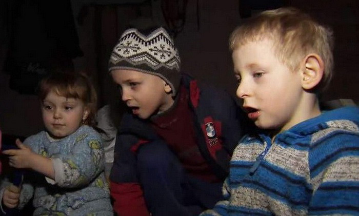 Viata in interiorul buncarelor din Donetk: Subteranul a devenit casa pentru sute de parinti si copii. Cine cred ca ii ataca