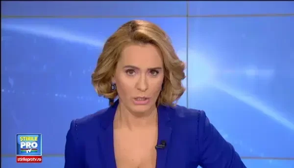 Elena Udrea s-a prezentat la Sectia 2 de politie. Fostul ministru a promis ca va face dezvaluri incendiare