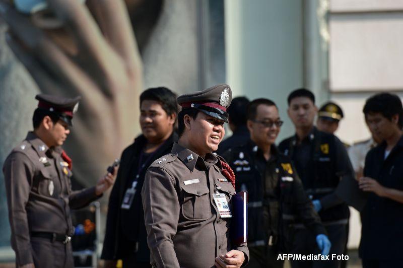 Momente de panica in capitala Thailandei. Doua bombe au explodat la intrarea unui mall aglomerat