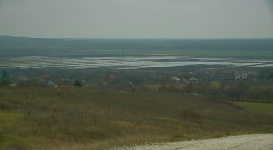 Zeci de locuinte din Constanta, grav afectate de ploile cazute in weekend. Oamenii dau vina pe autoritati
