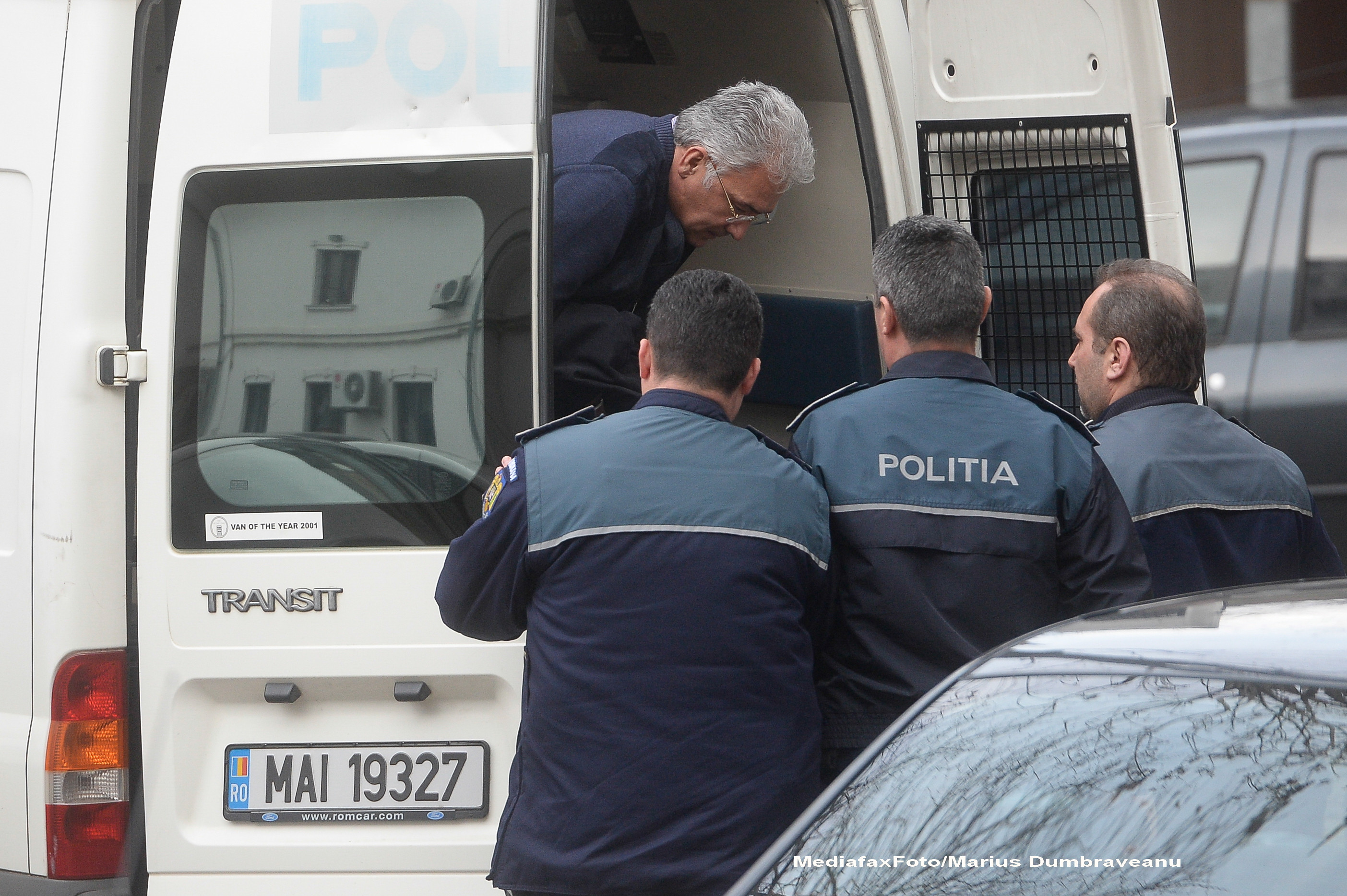 Adriean Videanu a fost adus din arest la DIICOT, pentru a fi audiat in dosarul Romgaz-Interagro