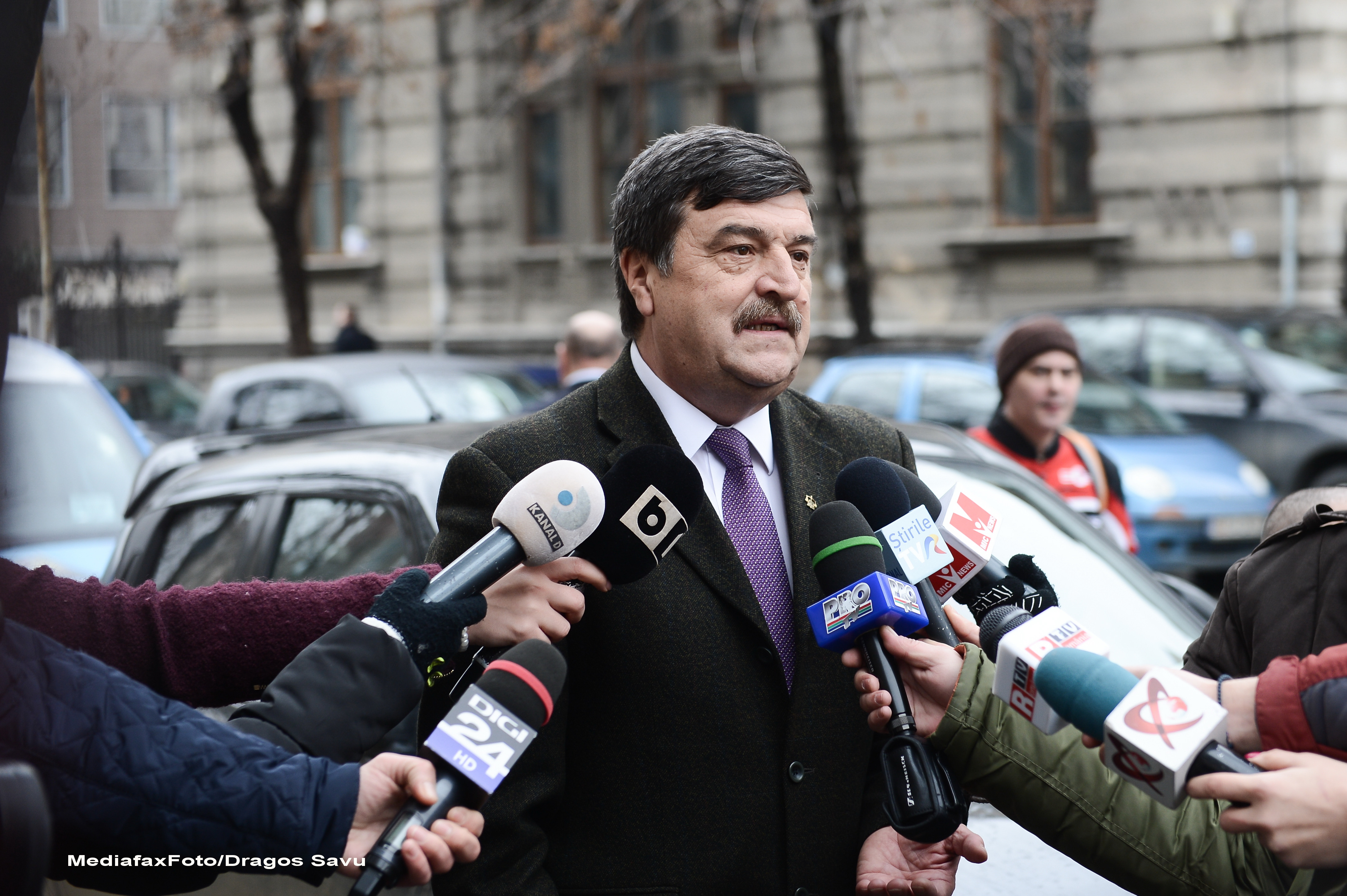 Toni Grebla si-a dat demisia din functia de judecator al Curtii Constitutionale. "Niciun coleg nu mi-a solicitat sa fac asta"