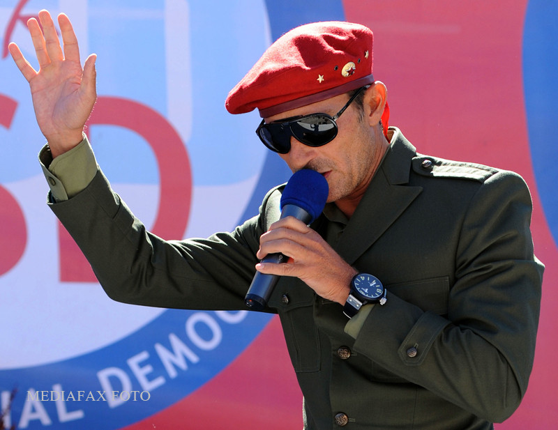 Radu Mazare a fost dat in judecata de elevii din Constanta. Raspunsul primarului: "Sa deschida bine ochii"