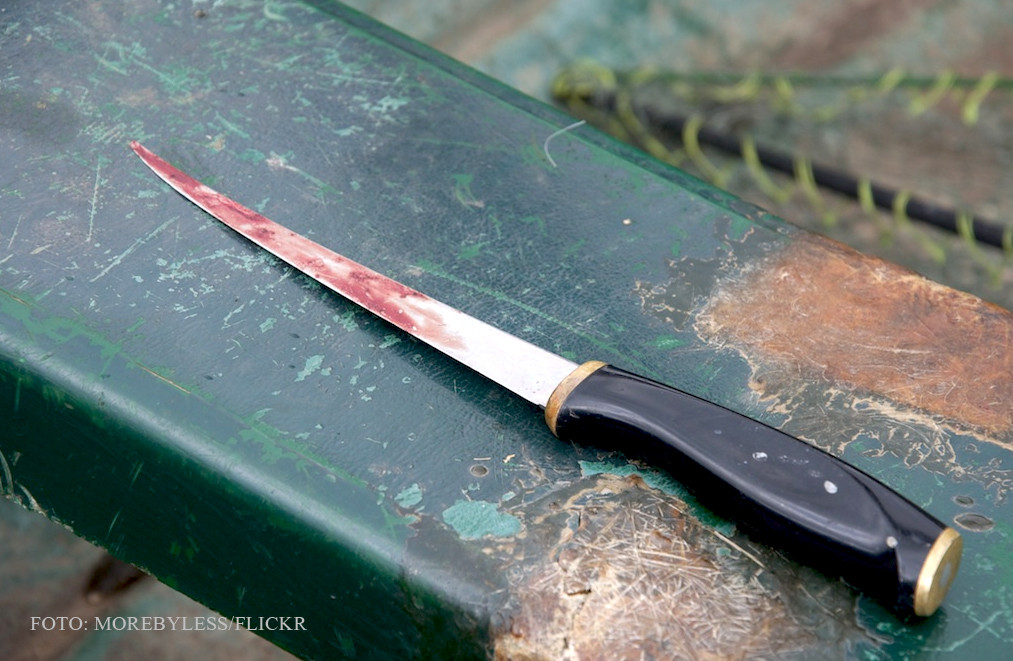 Un roman si-a ucis sotia aflata la munca in Italia cu 8 lovituri de cutit. "Ma insela, am omorat-o, acum luati-mi viata"