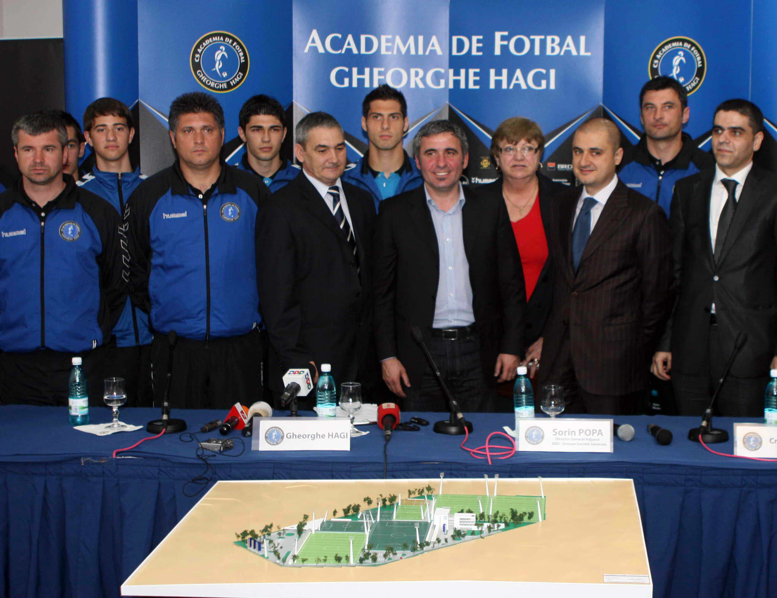 Europa, la picioarele lor: Reportaj din Academia de 15 milioane de euro a lui Hagi. "Milan, Barcelona? Suntem la nivelul lor"