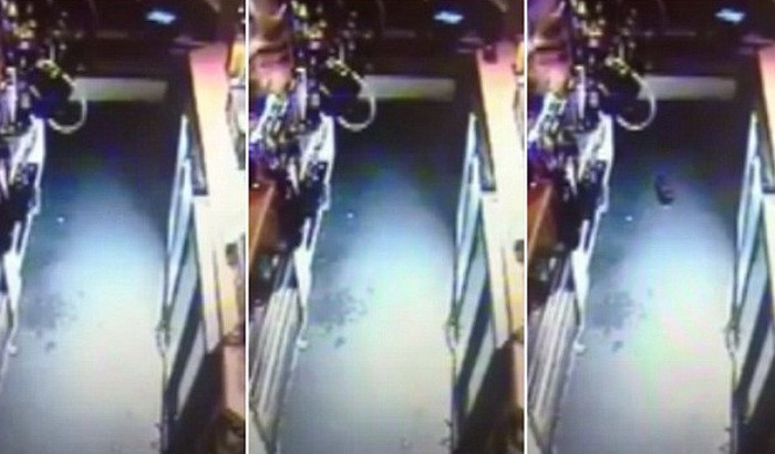 Incident bizar intr-un pub englezesc. O sticla s-a miscat singura si a cazut de pe bar. VIDEO