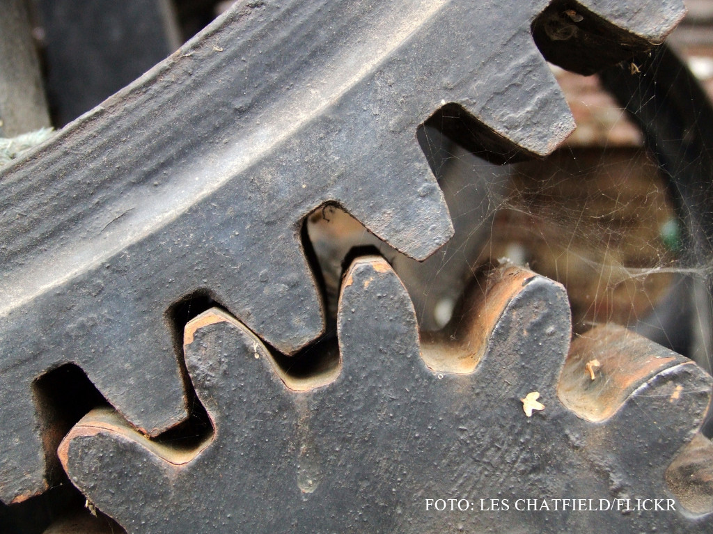 Problema lui Busu. In ce sens se invarte a 27-a roata dintr-un angrenaj