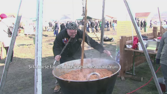 Concurs de taiat porci la Tusnad. Zeci de bucatari au pregatit cele mai iubite delicatese