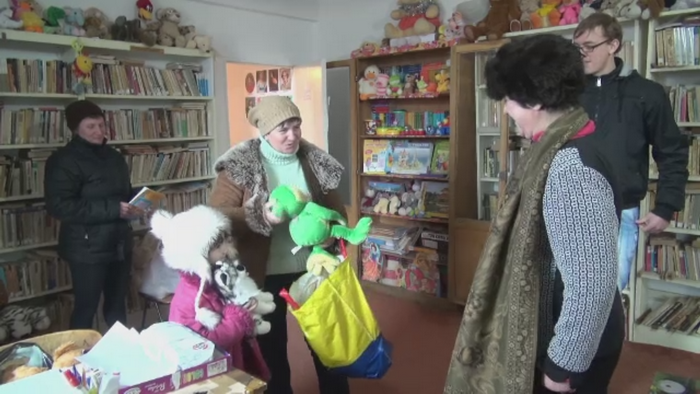 Bibliotecara din Galati care aduce bucurie in inimile copiilor. Cum arata initiativa ei cu jucarii de imprumut