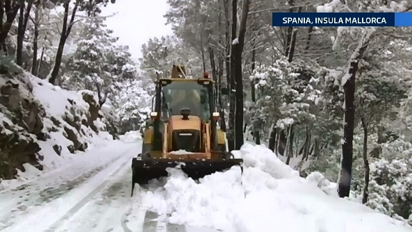 Un val de vreme rea a maturat in ultimele zile tot sudul continentului european. In Franta un instructor de schi a murit