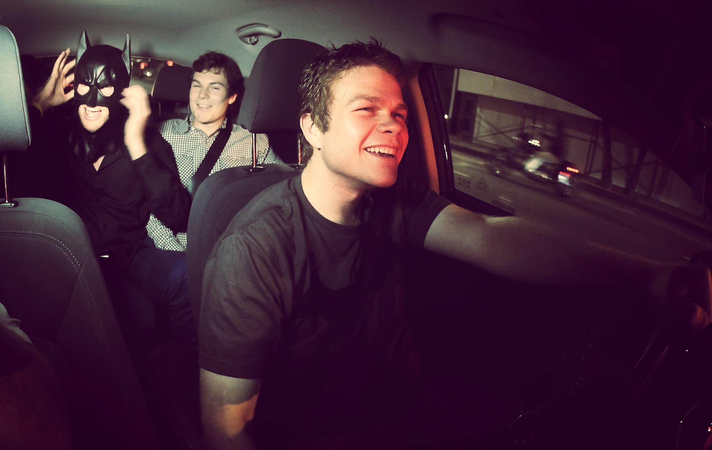 Cand doi se bat, soferul castiga. Se schimba modul de mers cu masina