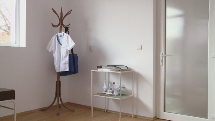 Medici la sate, o raritate in Romania. Cum ajung oamenii sa se trateze singuri din cauza lipsei doctorilor