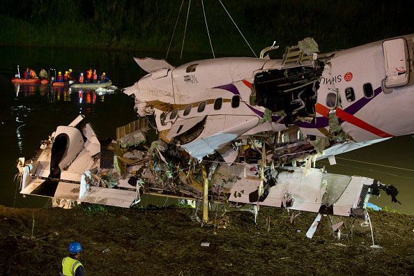 Accidentul aviatic din Taiwan. Ce despagubiri primesc familiile persoanelor decedate, din partea TransAsia