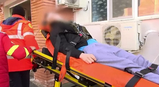 Tanar de 17 ani, gasit inconstient pe o strada din Galati. Medicii cred ca ar fi consumat etnobotanice extrem de periculoase