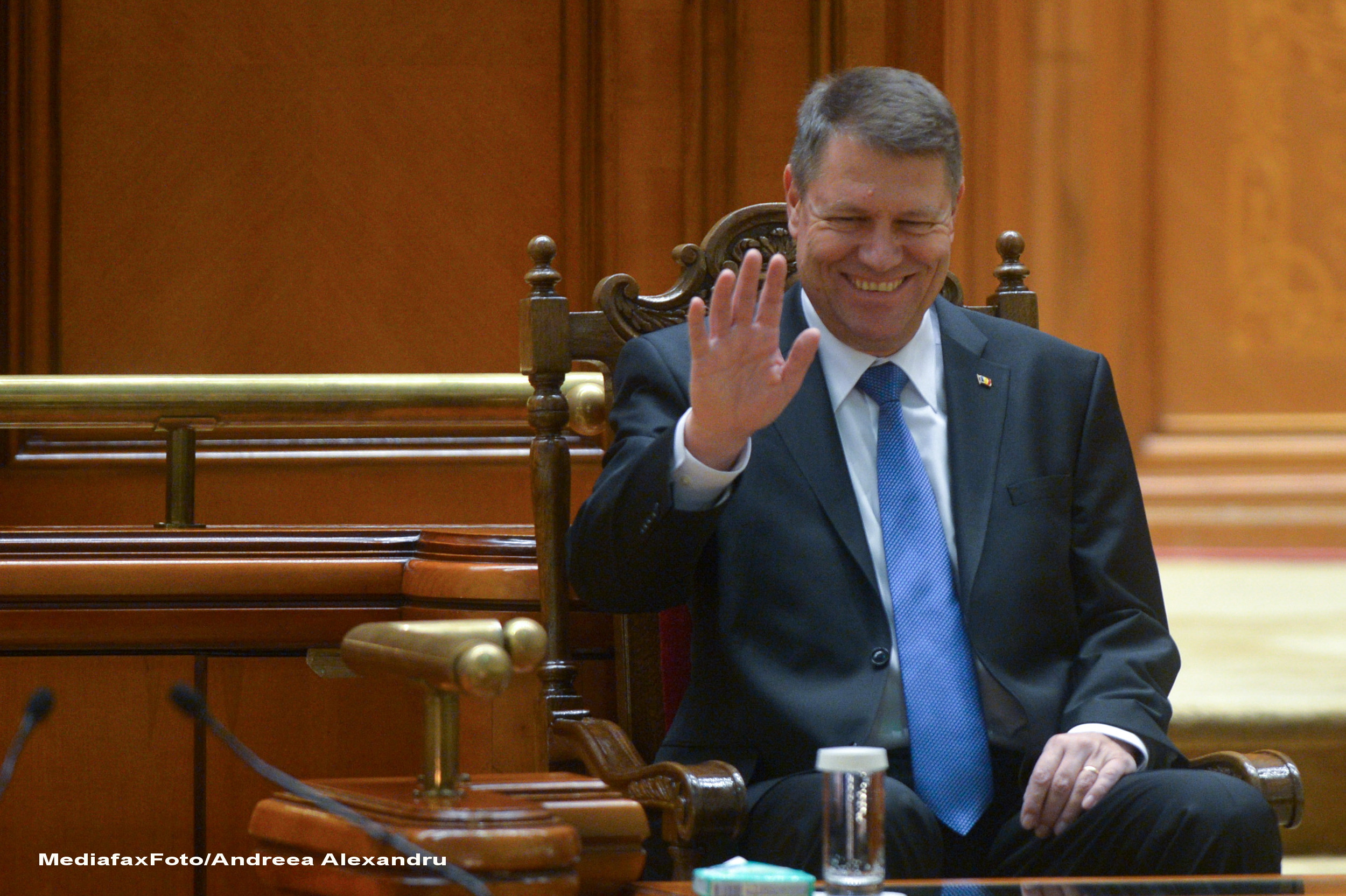 Klaus Iohannis va fi primit de Francois Hollande la Palatul Elysee: "Trebuie sa aratam ca Romania ce spune, aia si face"