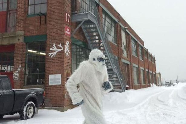 Aparitia ciudata din SUA care a dus la dezbateri aprinse pe internet. Toata lumea se intreaba cine e