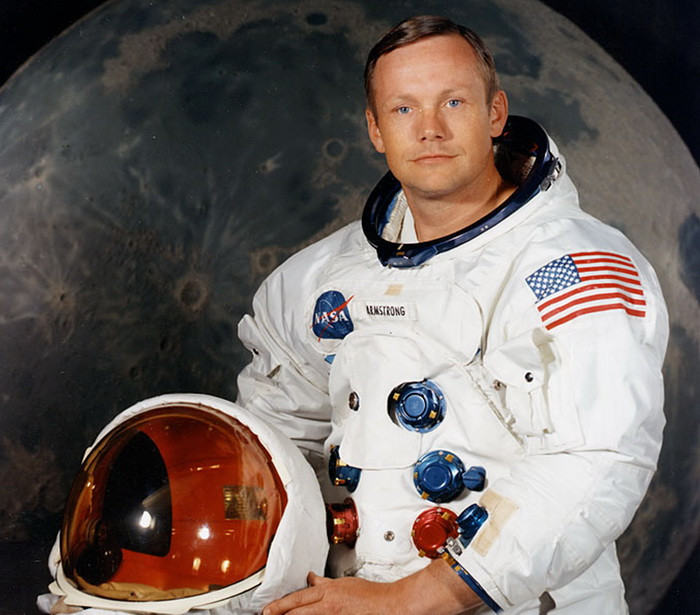 Descoperire istorica in dulapul lui Neil Armstrong. Sotia sa a gasit o geanta cu obiecte folosite la prima misiune pe Luna