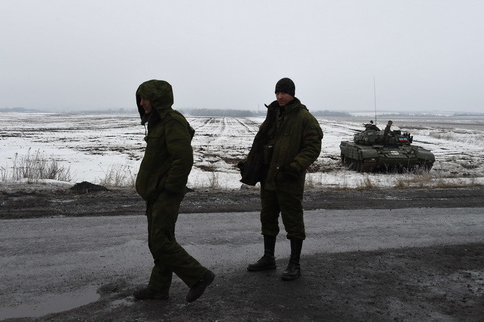 Spiegel: Exercitii militare rusesti la granita cu Ucraina cu o zi inainte de summit-ul de pace. Ce scrie presa de la Moscova