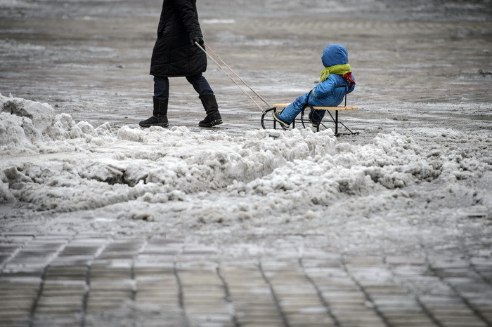 Vremea se mentine rece. Cea mai scazuta temperatura din acest an, minus 27 de grade Celsius, la Intorsura Buzaului