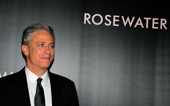 Jon Stewart se retrage de la carma emisiunii "The Daily Show", dupa 16 ani: "A fost onoarea vietii mele profesionale"