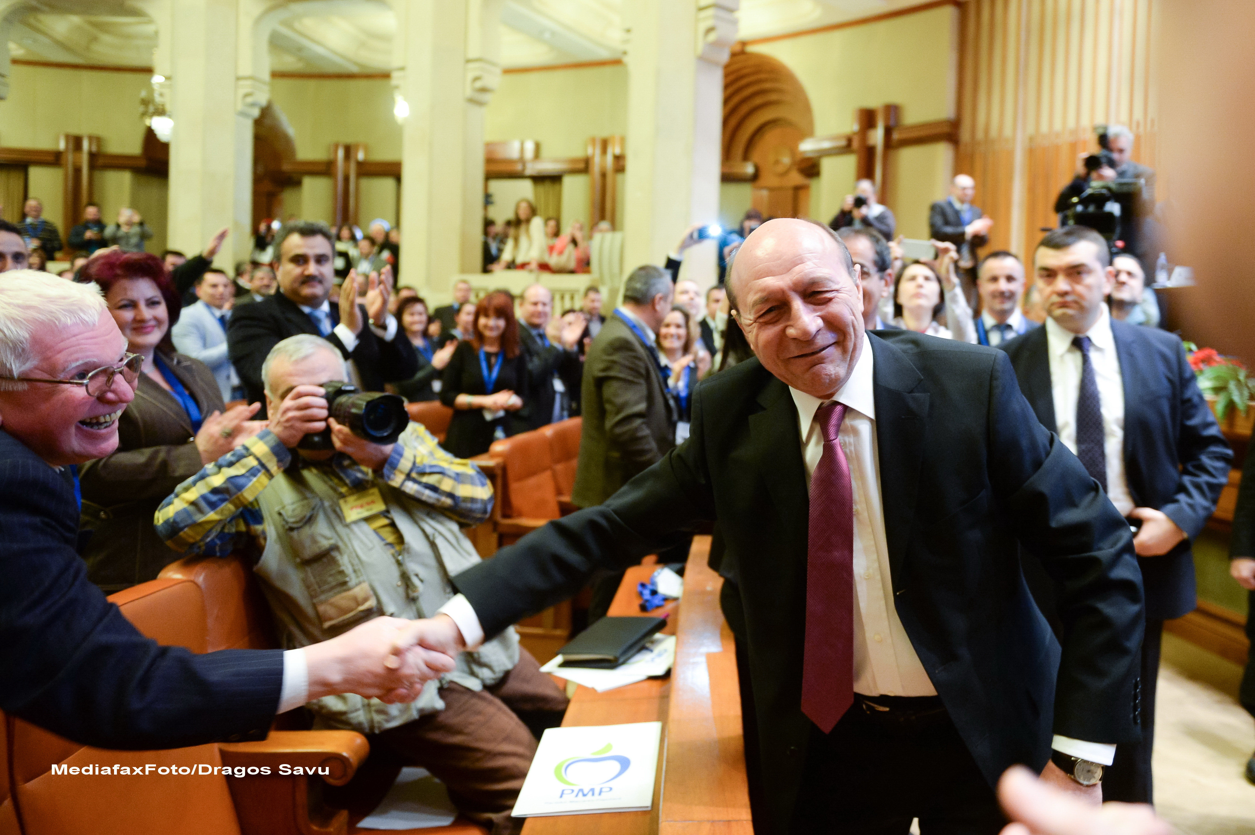 Traian Basescu nu renunta inca la sustinerea Elenei Udrea: "Cred in omul asta, indiferent cat de suparati sunt toti pe mine"