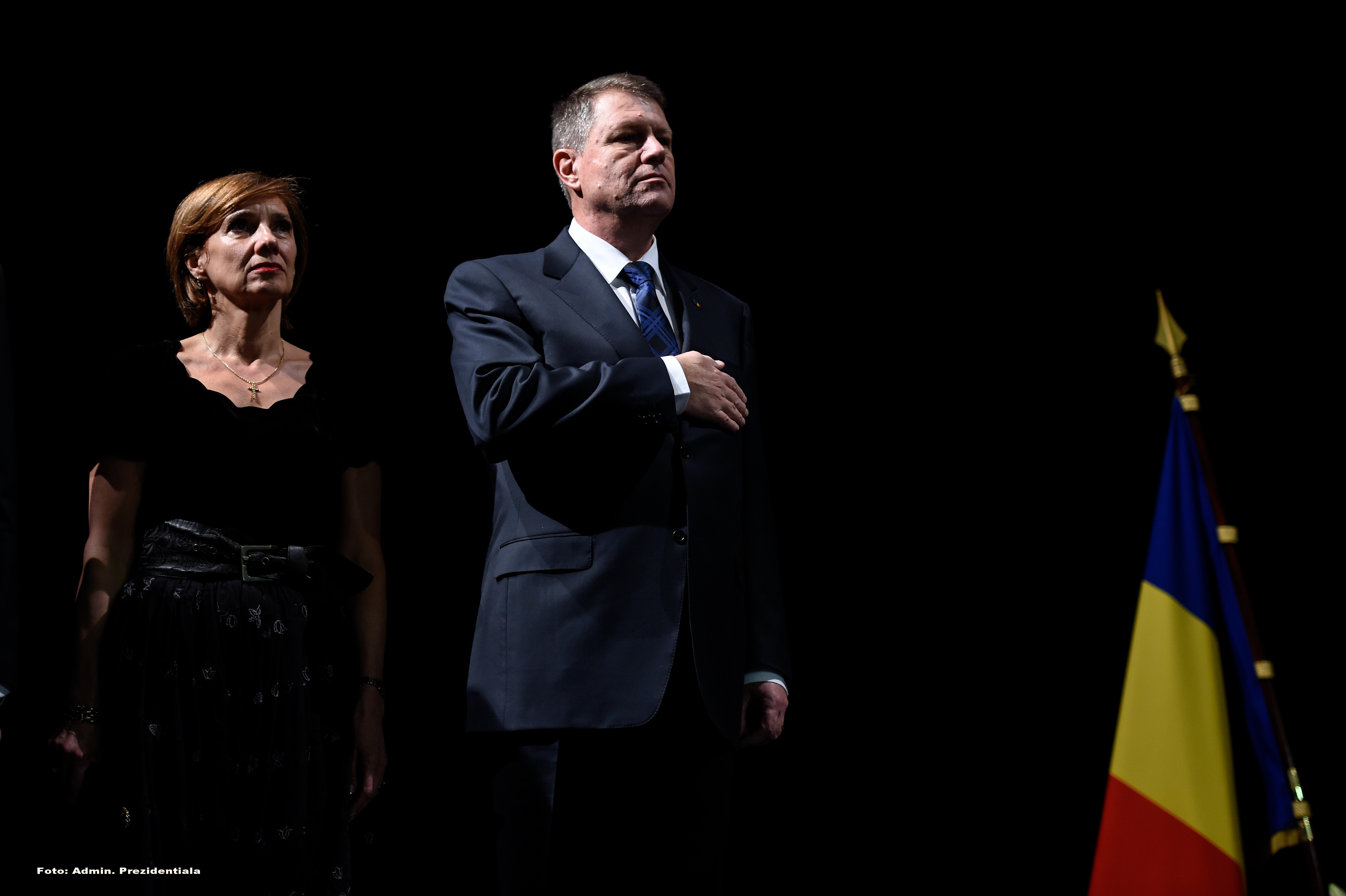Prima intalnire a presedintelui Klaus Iohannis cu diaspora de la Paris: "Romanii vor sa se intoarca acasa"