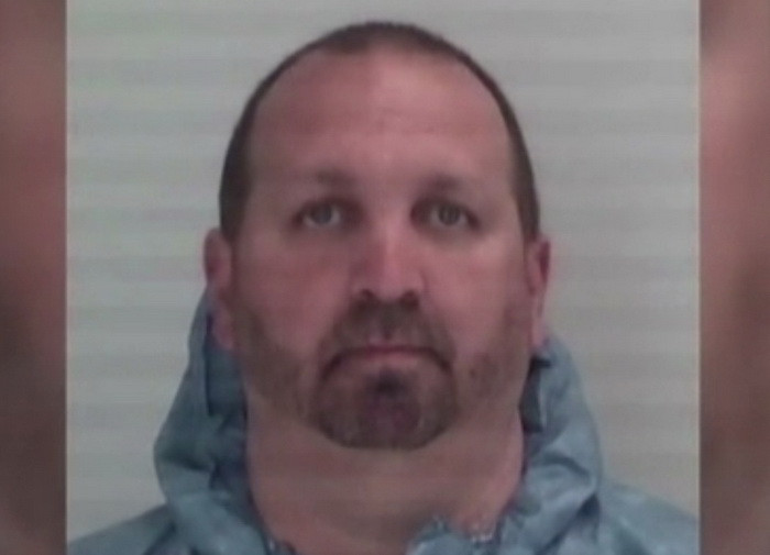 Trei studenti musulmani au fost impuscati in urma unei dispute pentru un loc de parcare, in Carolina de Nord