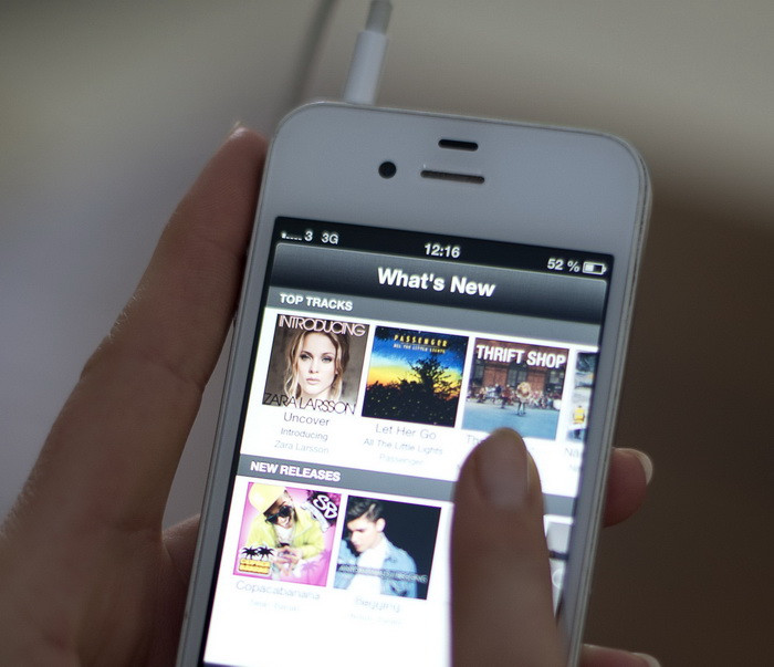 I-a salvat viata fiului de un an cu ajutorul unui iPhone. Ce a observat in poza facuta cu telefonul