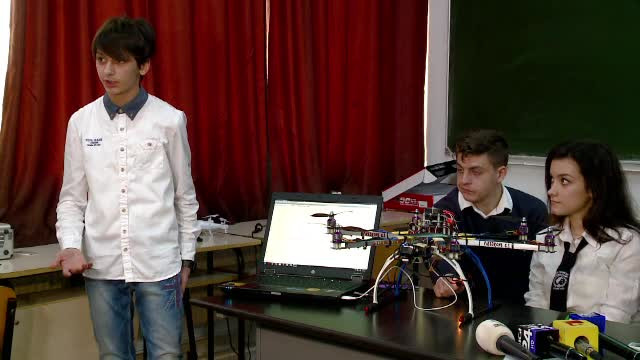 Patru elevi de la un liceu din Eforie i-au impresionat pe americani. Inventia lor, foarte folositoare, prezentata in Texas