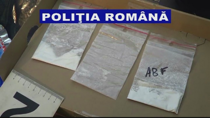 Retea de trafic de droguri anihilata de DIICOT. Noua dintre membri si-au petrecut noaptea in arest