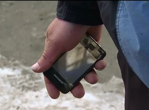 Copila de 13 ani, abuzata sexual de doi indivizi care au filmat totul cu telefonul. Ce au descoperit autoritatile