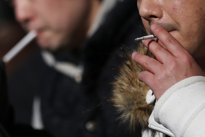 Cum iti poate afecta fumatul creierul. Un nou studiu arata ca memoria si vorbirea ar putea fi alterate