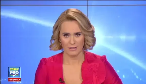 Imagini unice cu presedintele american. Obama isi face selfie, se stramba in oglinda si vorbeste singur. VIDEO