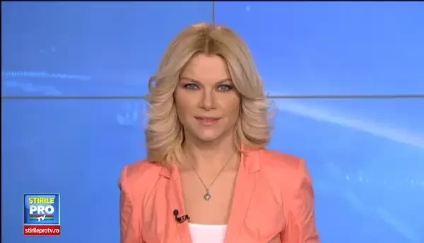 Surpriza de care au avut parte vizitatorii unui mall din Tokio. Sute de telefoane canta, dirijate in timp real de trecatori