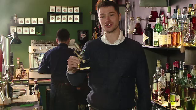 Localurile tematice atrag tot mai multi clienti zilnic. Cum arata barul ca un laborator de chimie sau cafeneaua-biblioteca