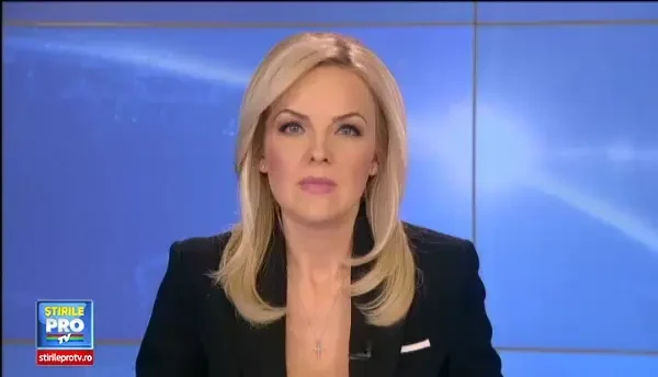 Traditii din Tara Oasului. O singura rochie de mireasa cantareste 25 de kilograme si costa mii de euro