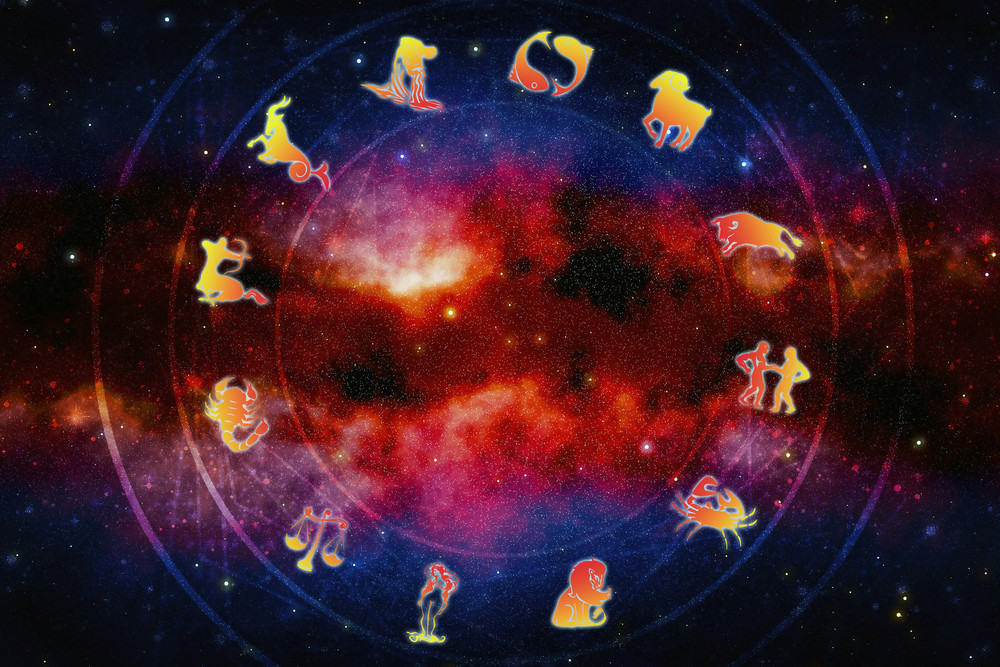 Horoscop zilnic 28 aprilie 2015. Sagetatorii isi pot face planuri de casatorie, iar Pestii au parte de reusite