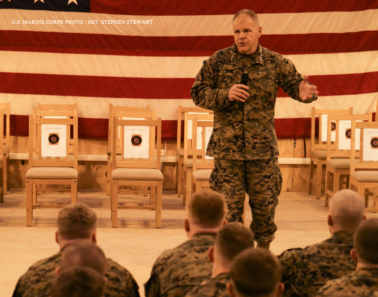 generalul Neller, seful puscasilor marini americani