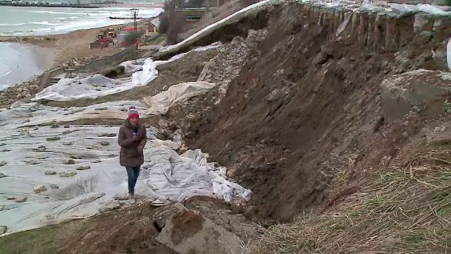 Faleza din Eforie Nord s-a prabusit. Firma care a construit si celebra insula palmier din Dubai se ocupa de refacerea plajei