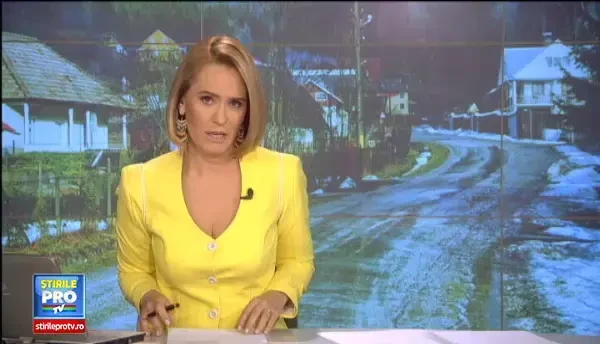 Cum ii umileste statul pe pensionarii de la sate. Jumatate de milion de varstnici strabat lunar kilometri intregi