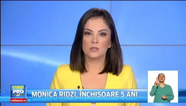 Furtuna, valuri de 3 metri si temperaturi de inghet la malul marii. Vremea rea ingreuneaza refacerea plajelor